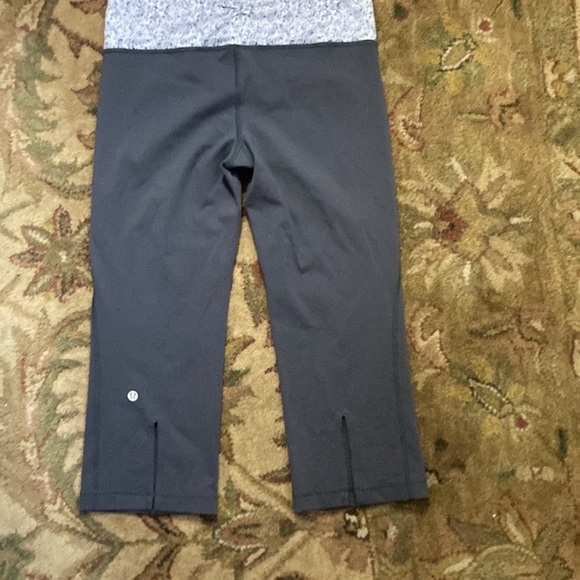 Lululemon Gather and Crown Crop - Picture 7 of 10